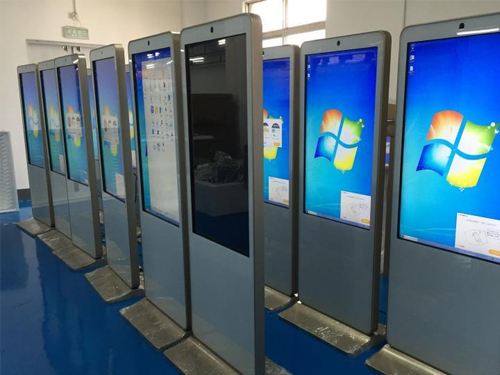 触摸广告机在智慧城市广泛使用